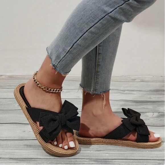 Butterfly Decorated Flat Sandals NWOT - Picture 5 of 5